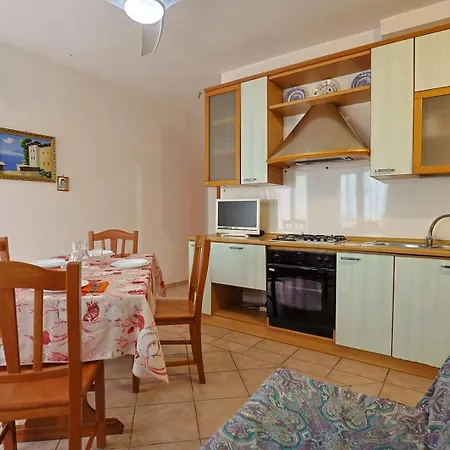 Holiday home Casa Laura 4 A 20 Mt Dalla Di *